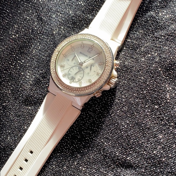 Watch - Picture 3 of 3